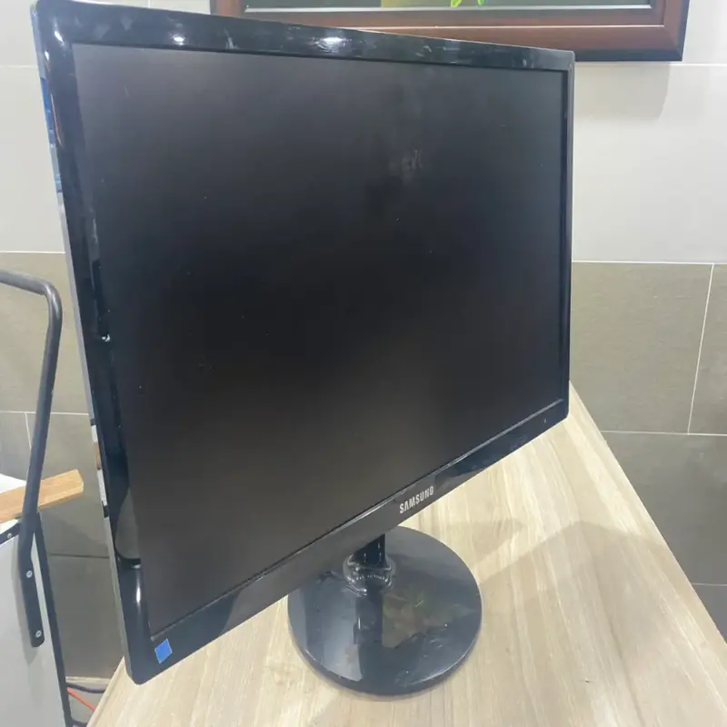 Tại Sao Nên Mua Các Loại Màn Hình Samsung Cũ — hình minh họa 2